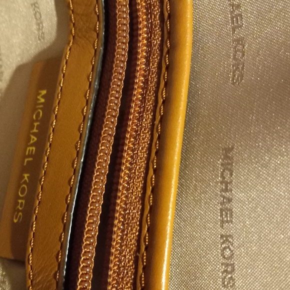 Michael kors new bag - Picture 4 of 4